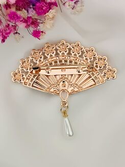 Piękna broszka wachlarz w kolorze czerwonym - 3