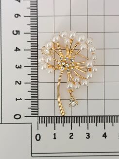 Broszka dmuchawca z perełkami - 2