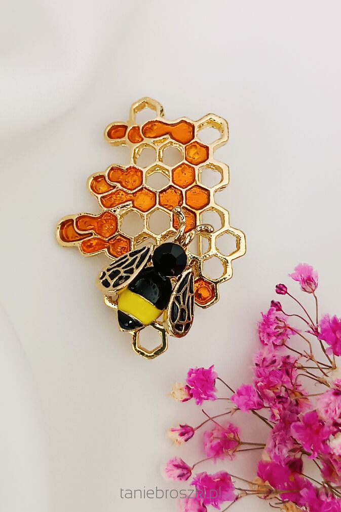 Super pszczoła na plastrze miodu