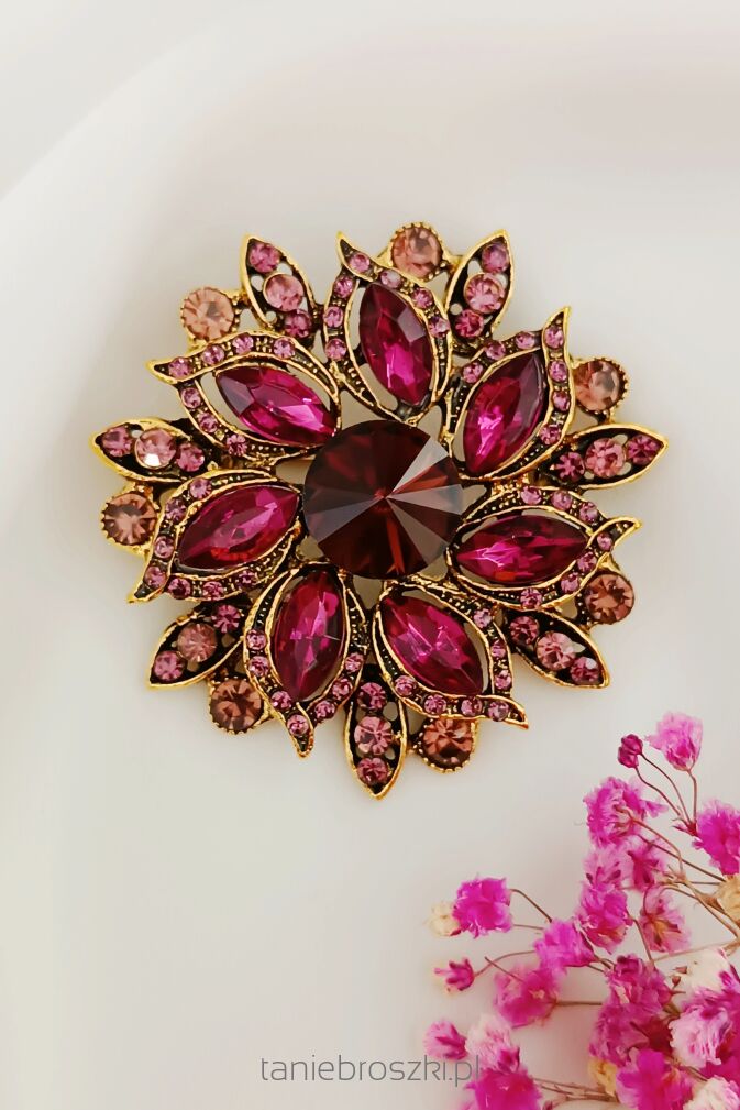 Piękna kobieca broszka