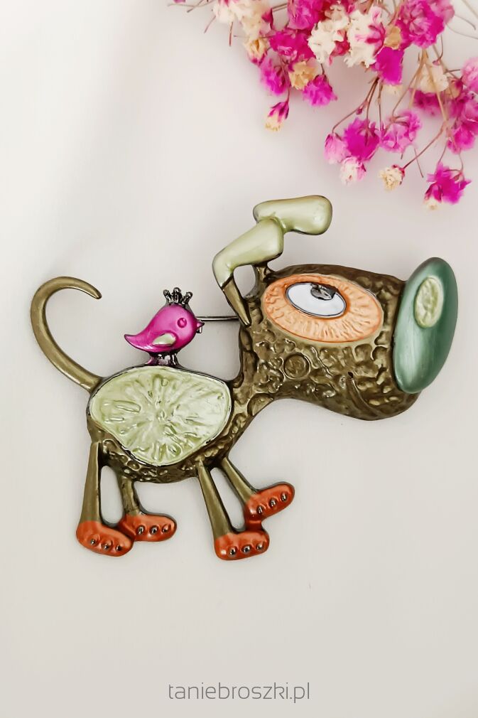 Młodzieżowa broszka piesek