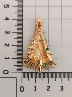 Choinka z czerwonymi cyrkoniami - 2