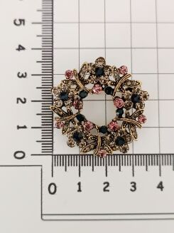 Mała broszka w kształcie wianka - 2