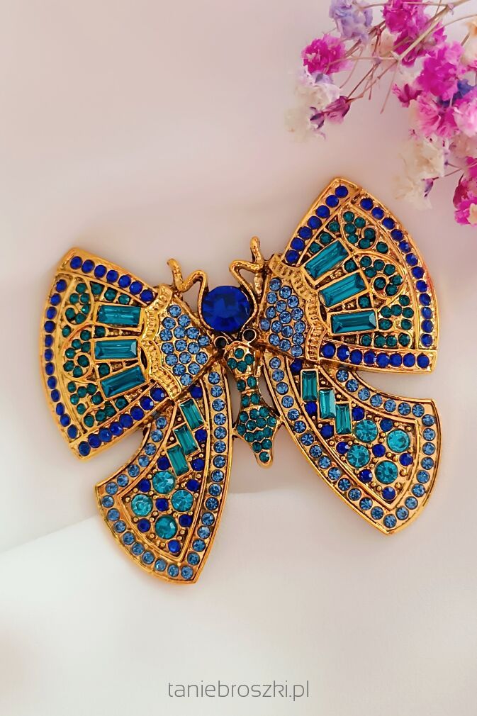 Cudny motyl mocno zdobiony