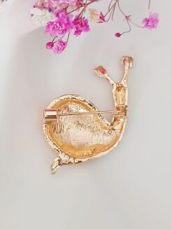 Śliczny pomarańczowy ślimak - 3