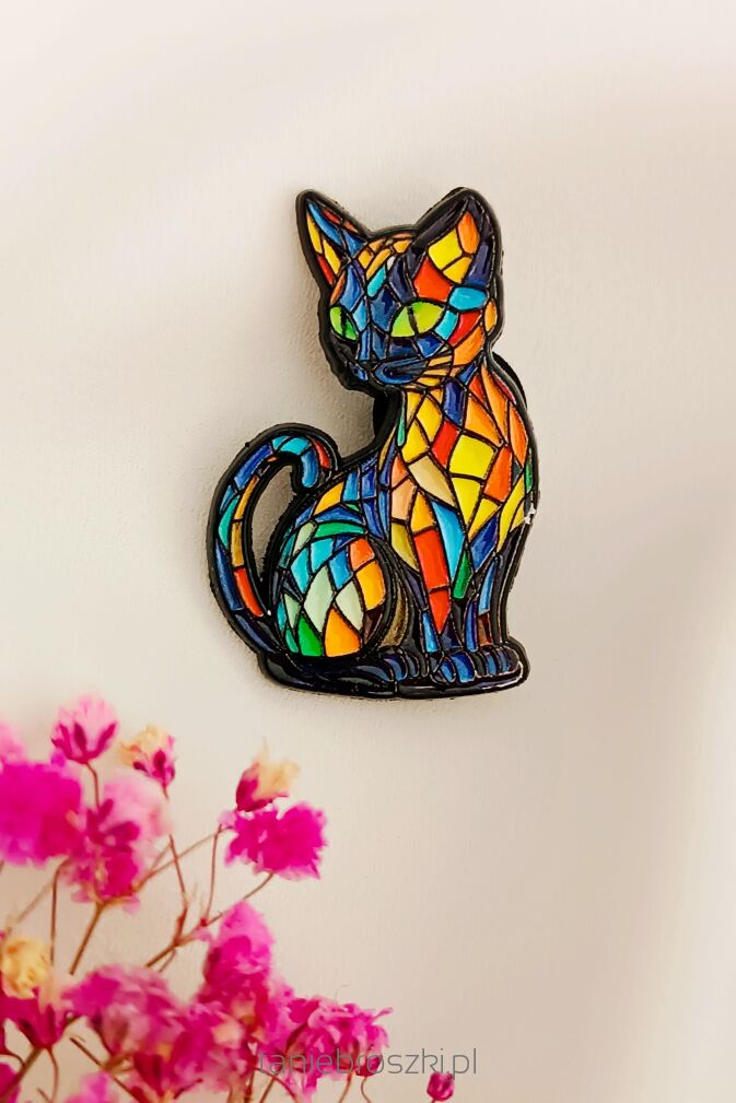 Kolorowy pin kot