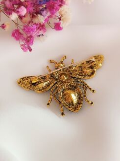 Czarna elegancka pszczoła - 2