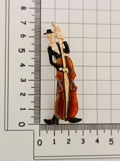 Wiolączelista w czerni - 2