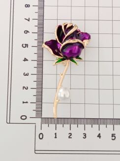 Fioletowa róża z perłą - 3