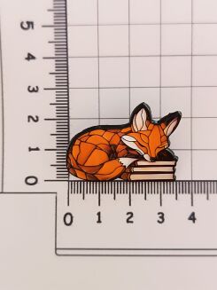 Śpiący lis w pięknej kolorystyce - 3