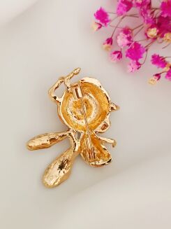 Urocza pszczółka z dużą głową - 3