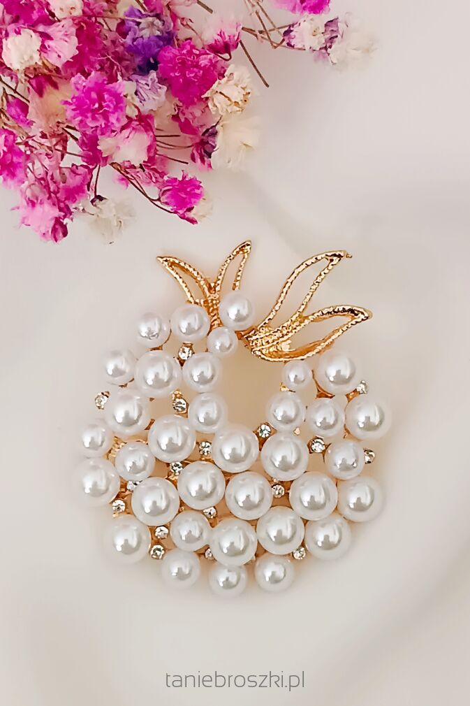 Broszka z perełkami